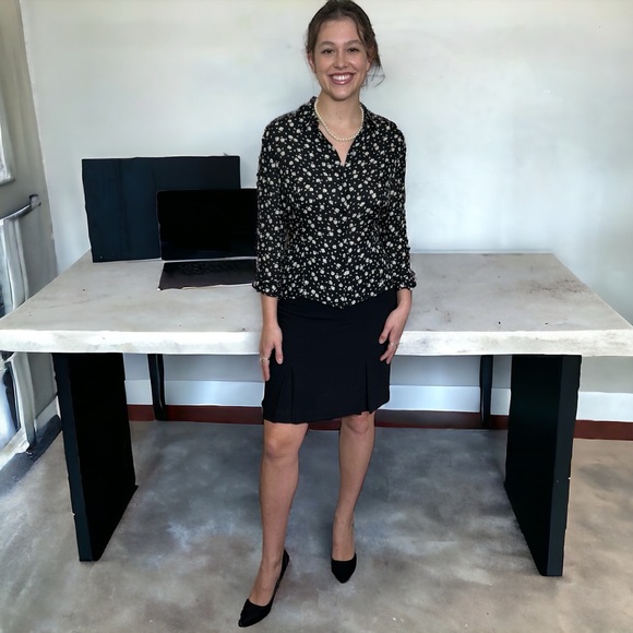 Ann Taylor -Women’s Black Business Skirt -Knee-Length/Double Pleats -Tag Size 4 - Picture 5 of 16